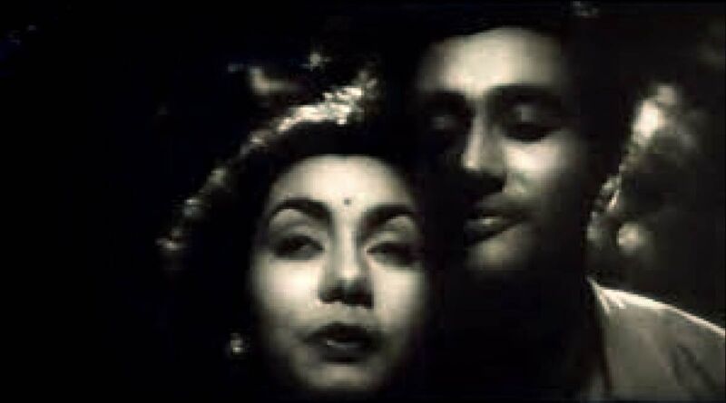 Aa Gupchup Gupchup Pyar Karen Lyrics in Roman Hindi