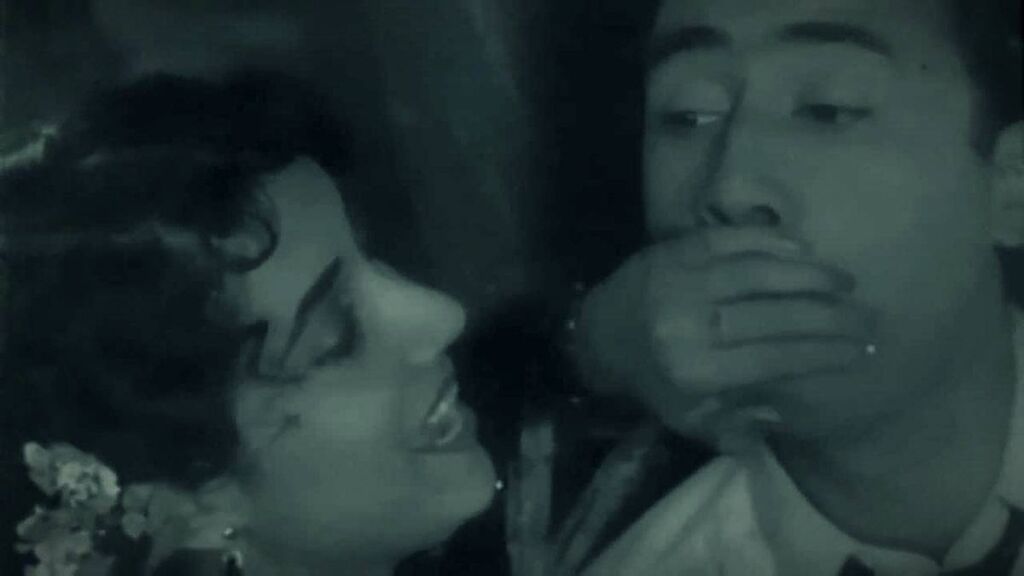 Aankhon Hi Aankhon Mein Ishara Lyrics in Roman Hindi