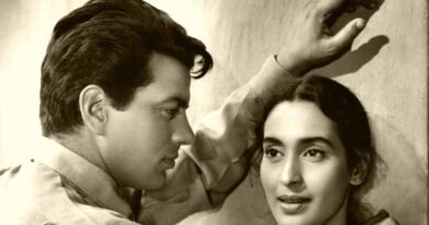 Ab Ke Baras Bhej Bhaiya Ko Babul Lyrics In Roman Hindi