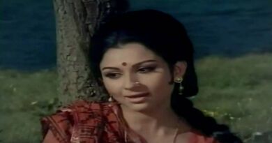 Abhi Kya Sunoge Lyrics in Roman Hindi