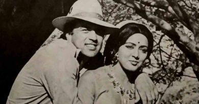 Main Jat Yamla Pagla Deewana Lyrics in Roman Hindi.