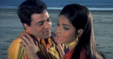 Jhilmil Sitaron Ka Aangan Hoga Lyrics in Roman Hindi