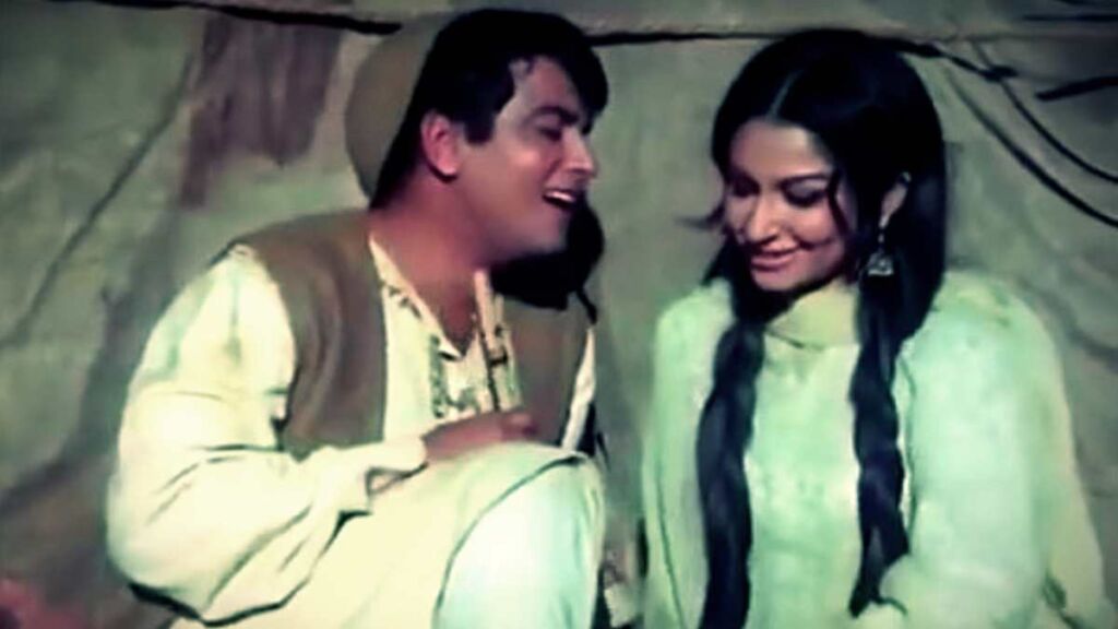 Kisi Raah Me Kisi Mod Par Lyrics in Roman Hindi.