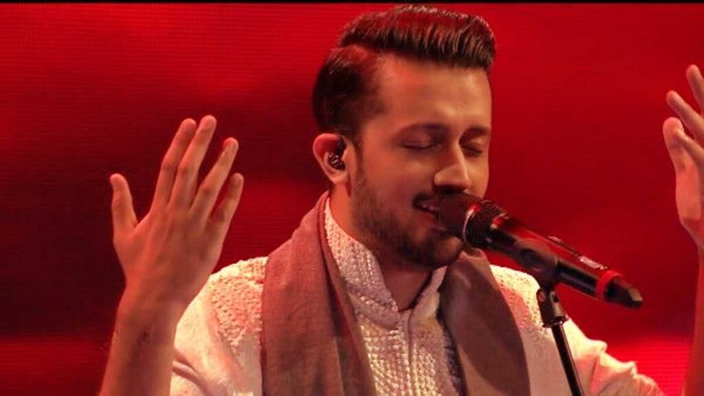 Tajdar E Haram Lyrics in Roman Hindi