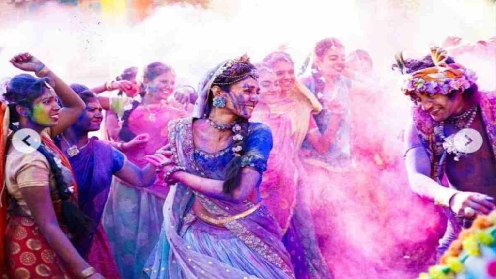 Rang Leke Khelte Gulal Leke Khelte Lyrics in Roman Hindi