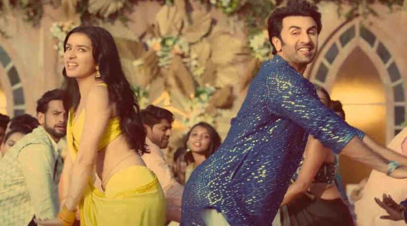 Show Me The Thumka Lyrics in Roman Hindi.
